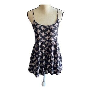 EN CREME-FLORAL BLACK & WHITE STRAPPY TOP OR MINI DRESS-SIZE SMALL